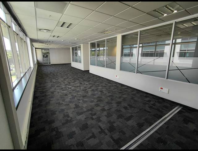 2,700M² OFFICE TO LET IN WATERFALL